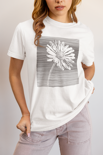 Elyx Minimalist Daisy Line Art Woman Graphic Tee
