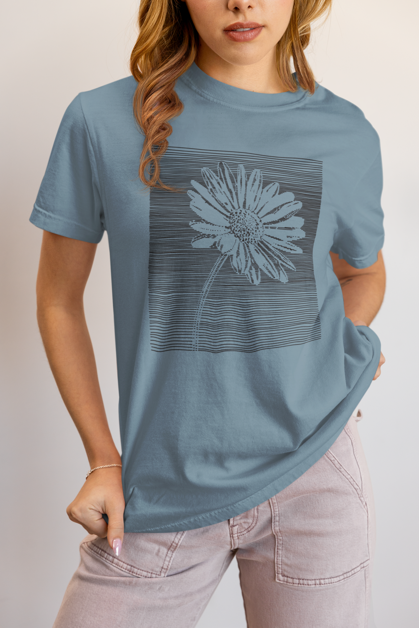 Elyx Minimalist Daisy Line Art Woman Graphic Tee