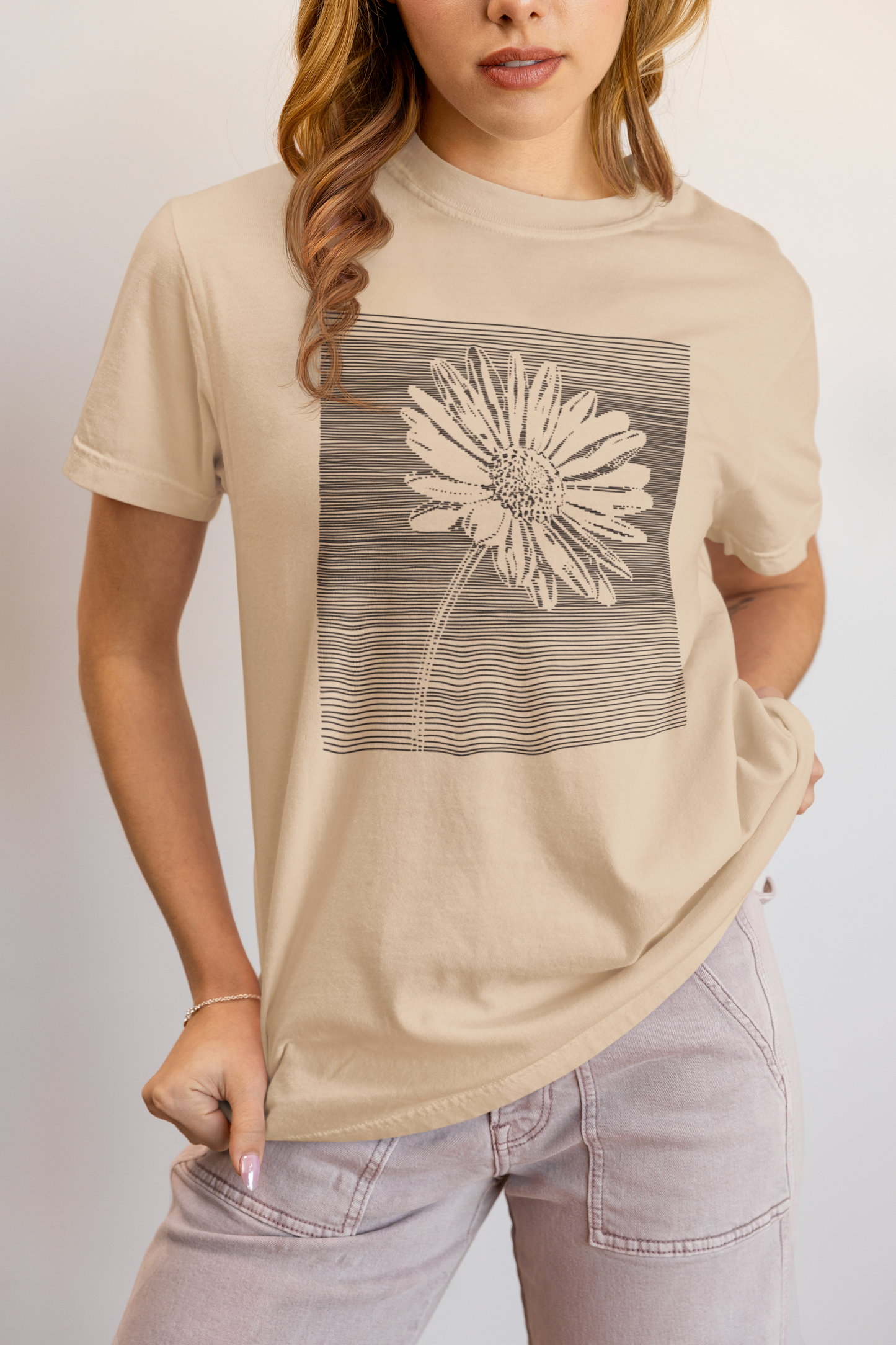 Elyx Minimalist Daisy Line Art Woman Graphic Tee