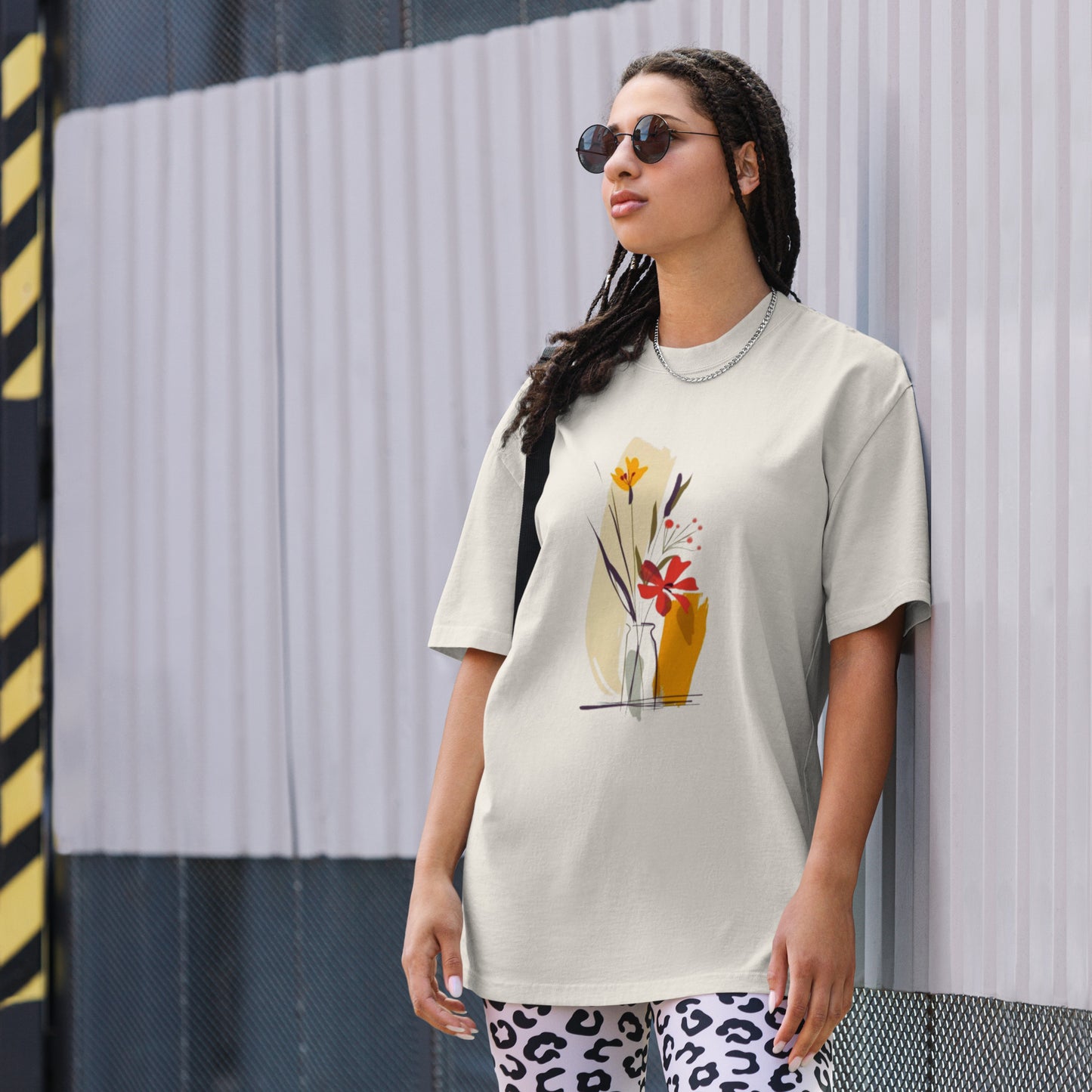 Oversized Faded Cotton T-Shirt with Abstract Botanical Print – Vintage Woman Vintage Tee