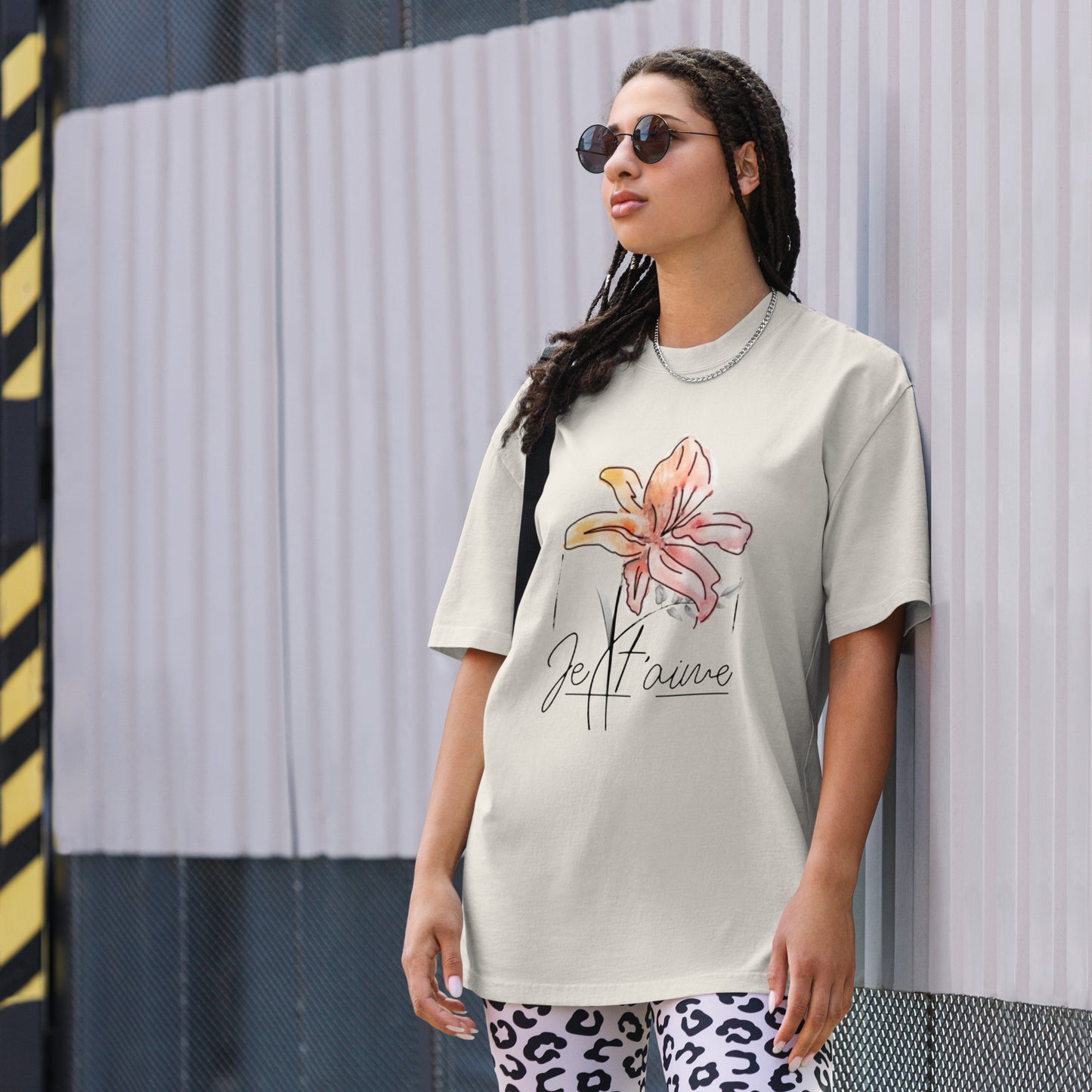 Oversized Faded Cotton T-Shirt with Abstract Botanical Print – Vintage White Vintage Tee