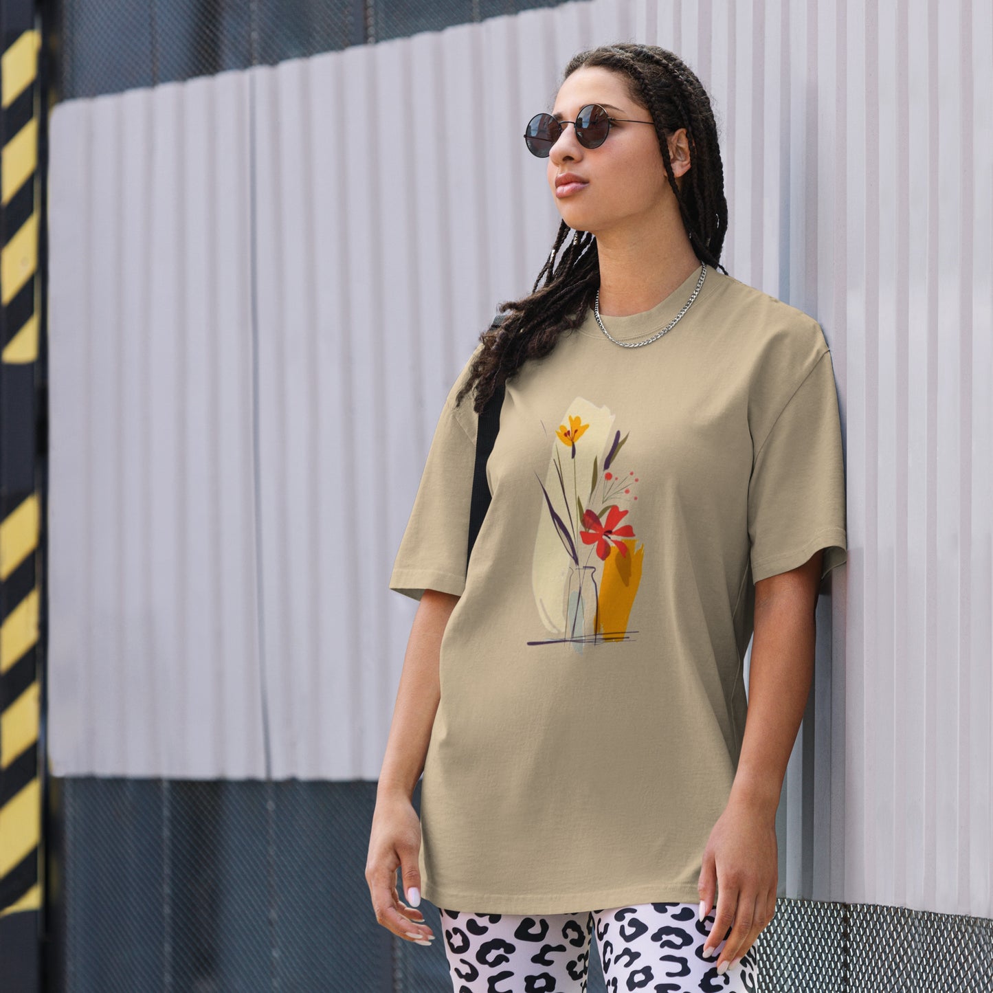 Oversized Faded Cotton T-Shirt with Abstract Botanical Print – Vintage Woman Vintage Tee